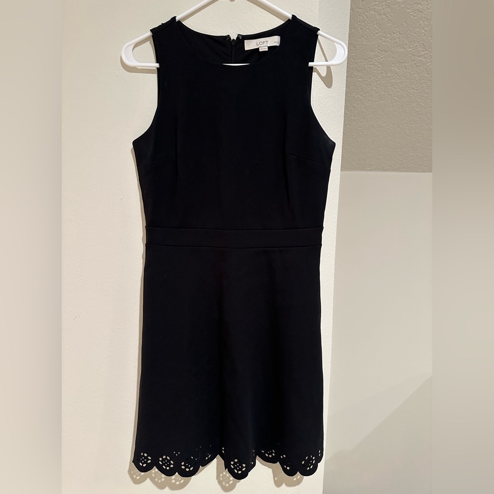 NWOT-LOFT Black Sleeveless Fit-and-Flare Dress with Scalloped Hem 4P